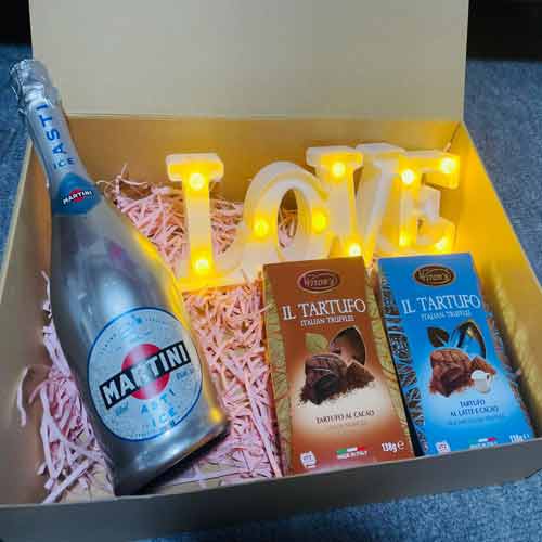 Gifts For Love And Romance-4-Send Someone Prosecco