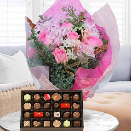 - Birthday Girlfriend Flower Arrangement