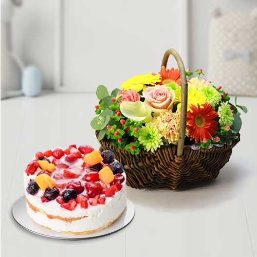 Natural Flower Basket with Cake-Birthday Flower And Cake Delivery