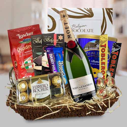 Gift Hampers For Boyfriend - Surprise Gifts For BF