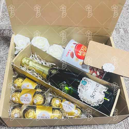 Sparkling Wine Ferrero and Nut-Wine Chocolate Gift Basket