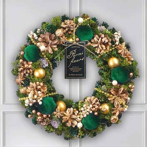 - Christmas Decorated Wreath to Japan