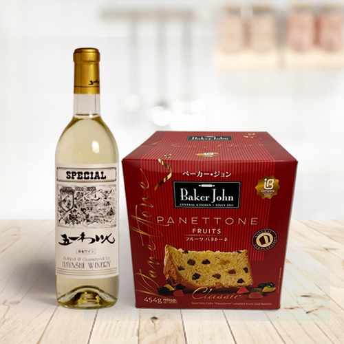 - White Wine Hamper For Holiday Celebration