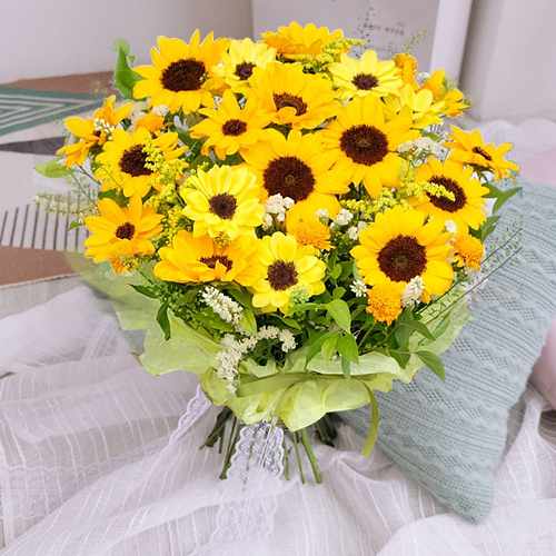 Sunflower Natural Arrangement For Japan