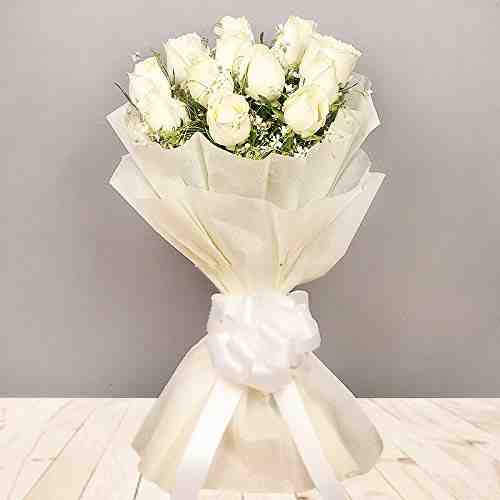 12 White Roses