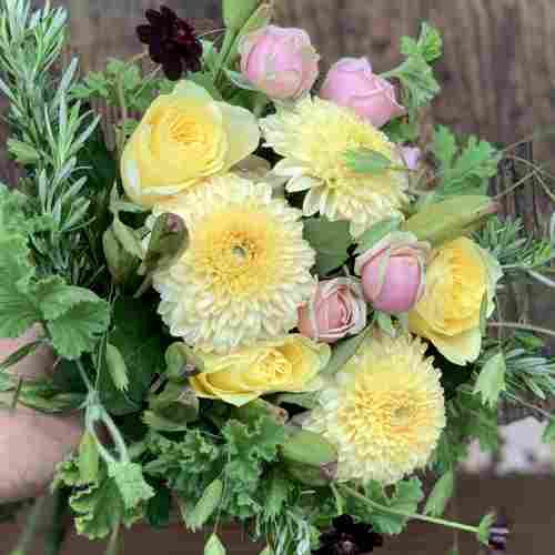 Yellow Flower Arrangements For Anniversaries