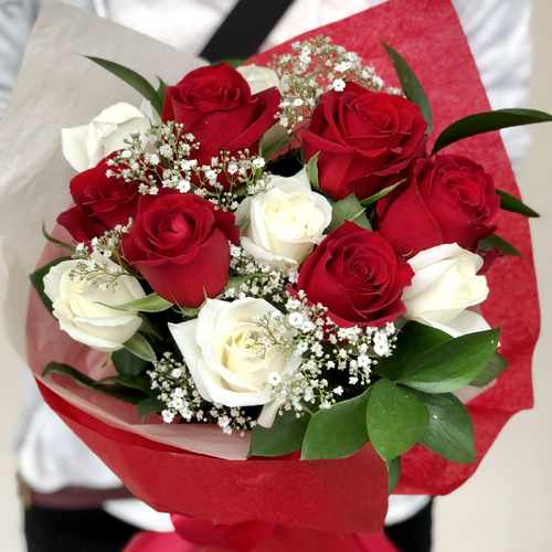 One Hundred Red Roses in Bouquet To Japan